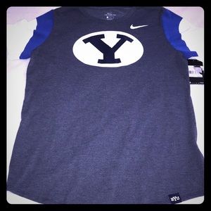 🚨🔥New Nike BYU College T-shirt🔥🚨